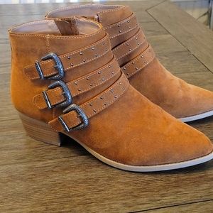 Womens Comfort by Cato brown western booties. Size 10W